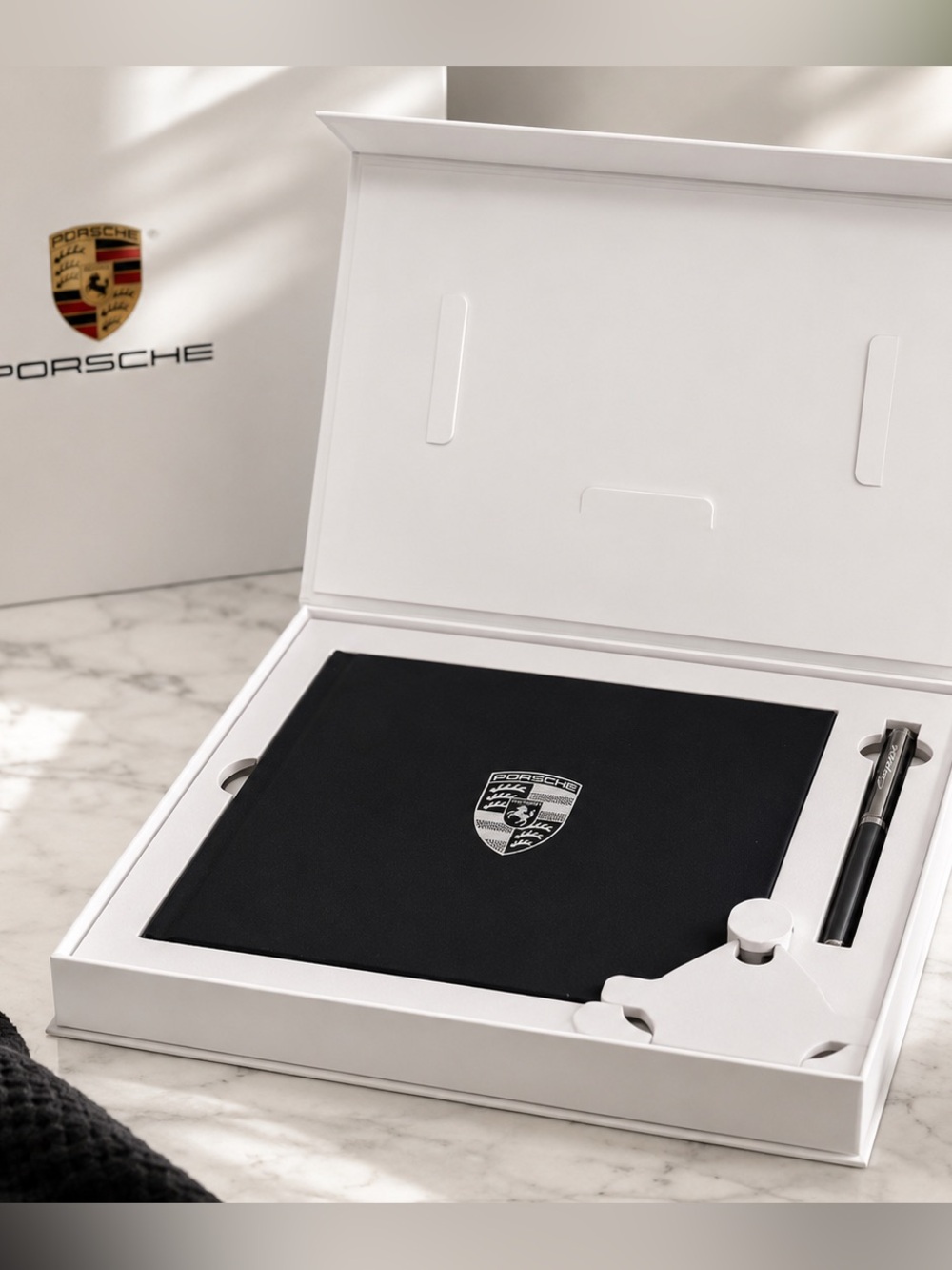 Official Porsche 🏎️📖🖊️Cayenne Turbo GT Welcome Kit Book & Pen Collector Gift Set